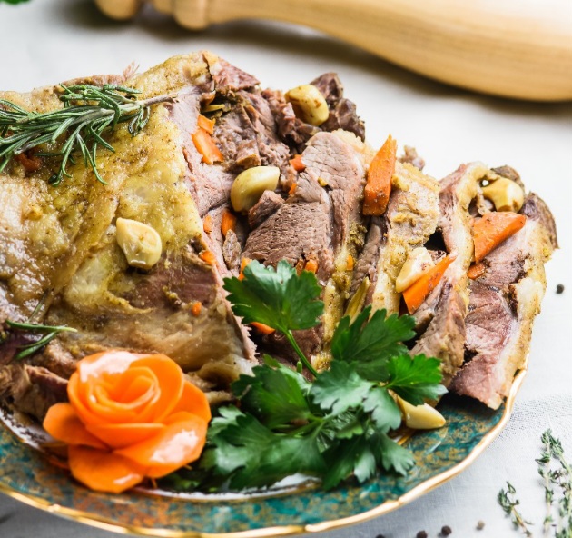 Свинина лопатка с овощами (~3,5 кг)